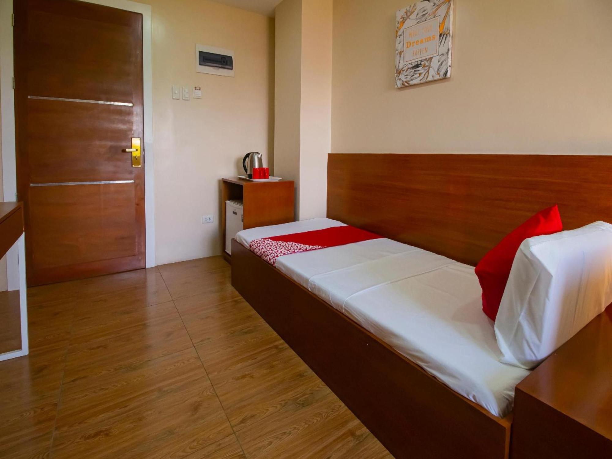 Super Oyo 832 The Teepee Place Hostel & Residence Inn Cebu Ngoại thất bức ảnh