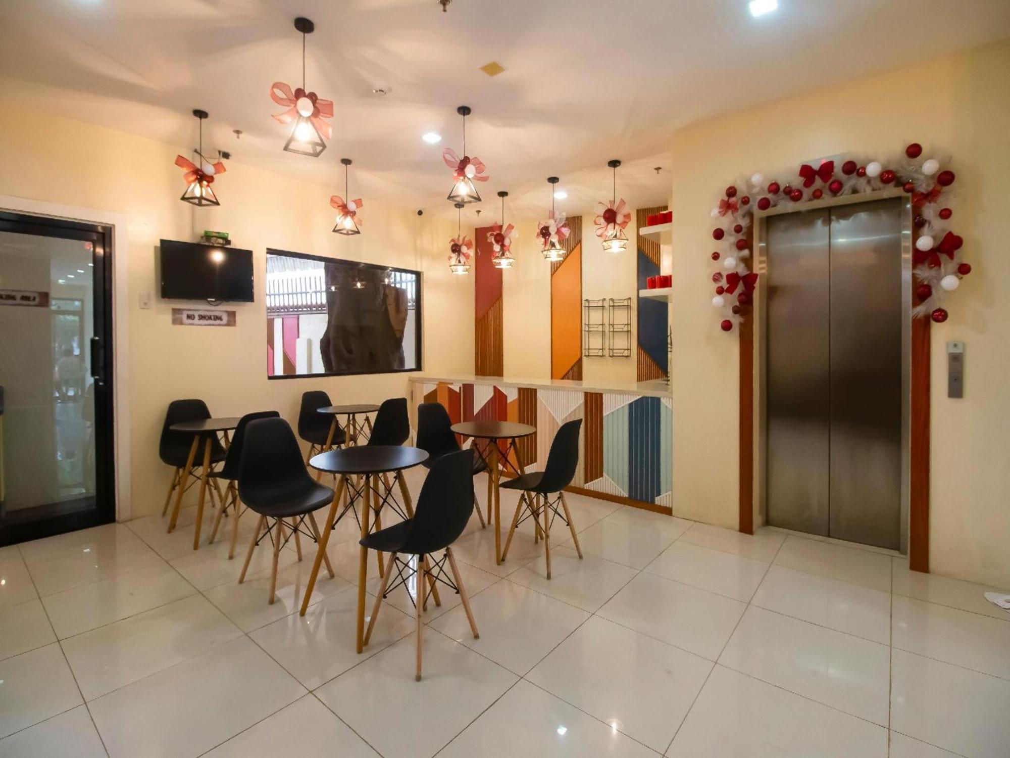 Super Oyo 832 The Teepee Place Hostel & Residence Inn Cebu Ngoại thất bức ảnh